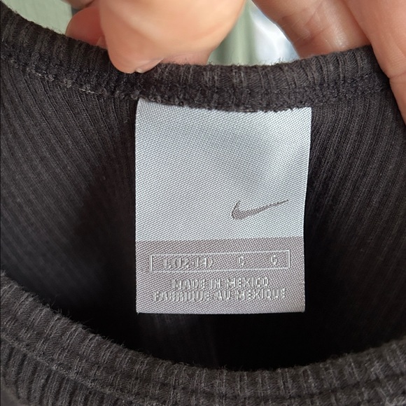 Nike Ribbed Sports Tank. Size Large. Black. - Picture 3 of 5